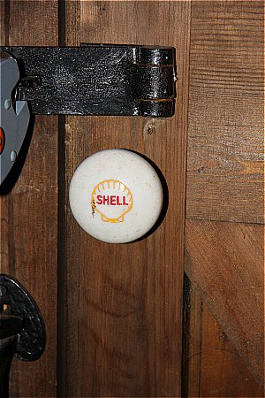 SHELL DOOR KNOB - click to enlarge